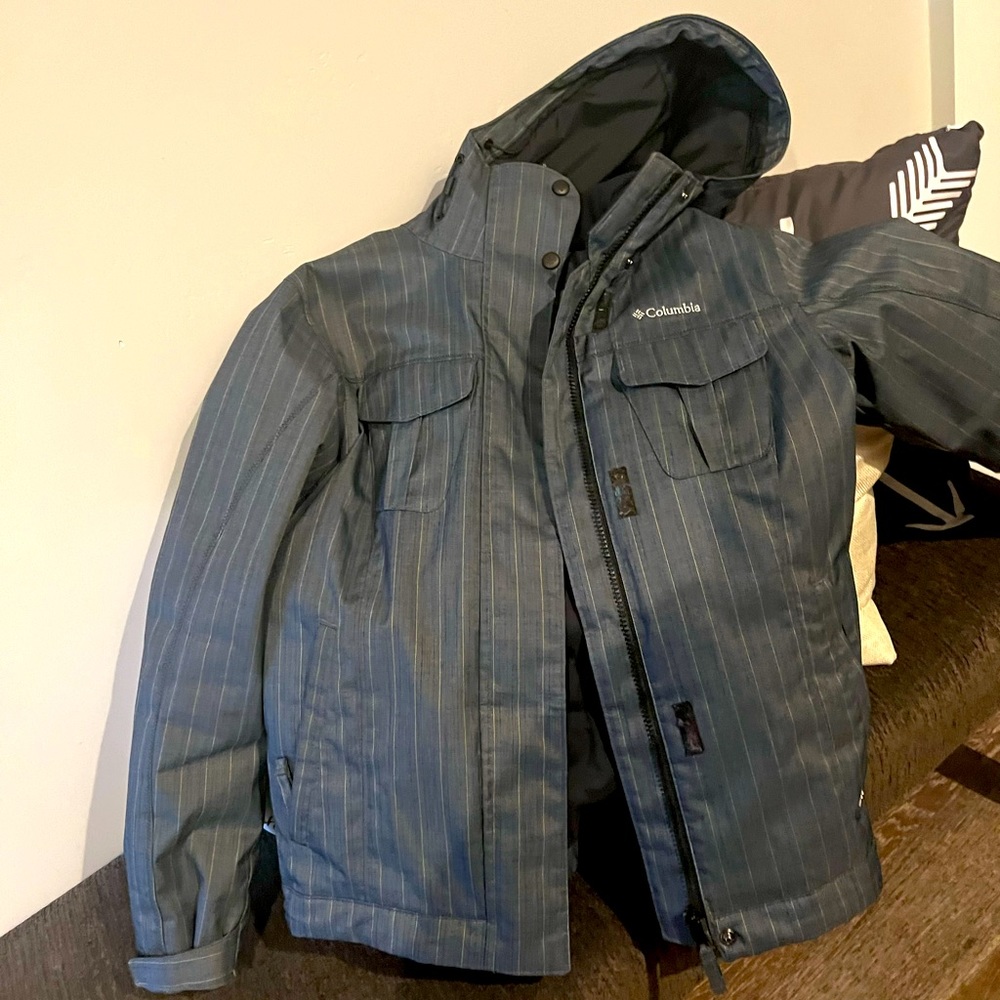 Columbia Omni-Tech Pinstripe Jacket Small  Charcoal Grey